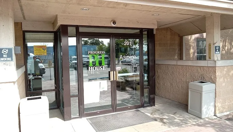 Progress House - Photo 3