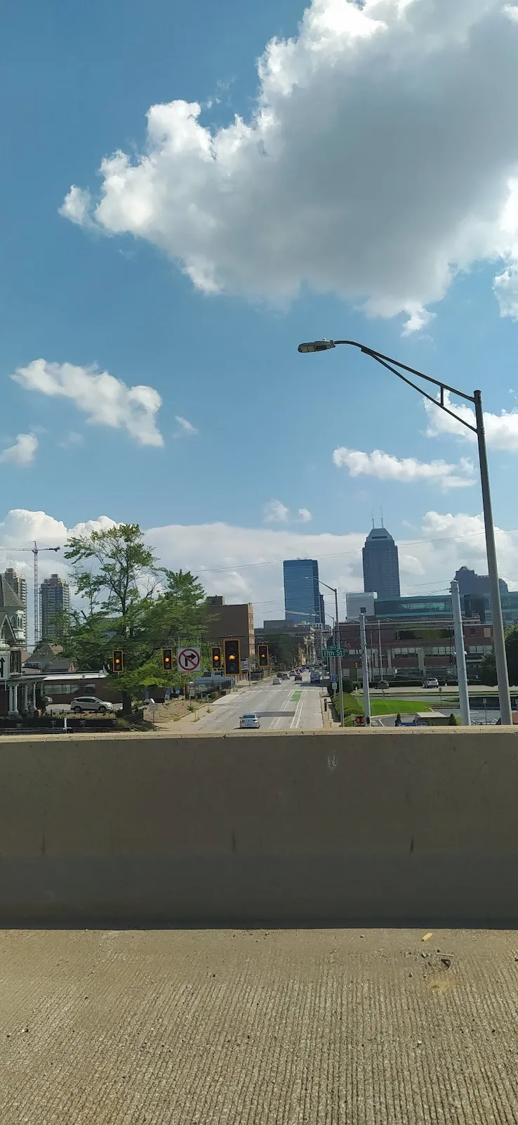 Lucille Raines Residence - Photo 2