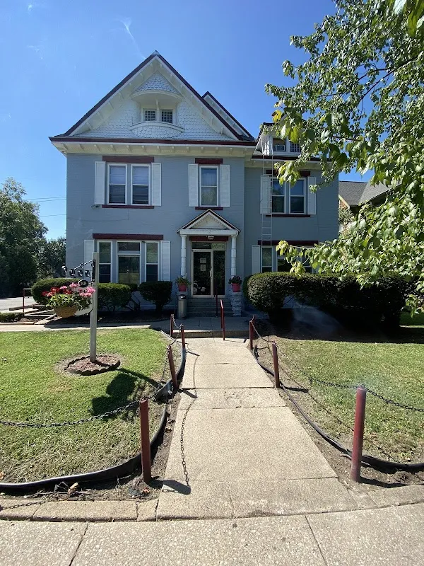 Talbot House - Photo 1