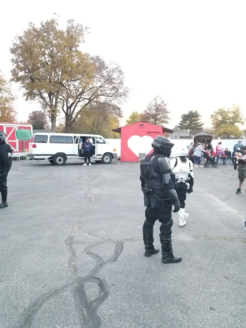 Charity House - Photo 3